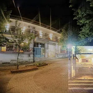 Elizabeth Aparthotel